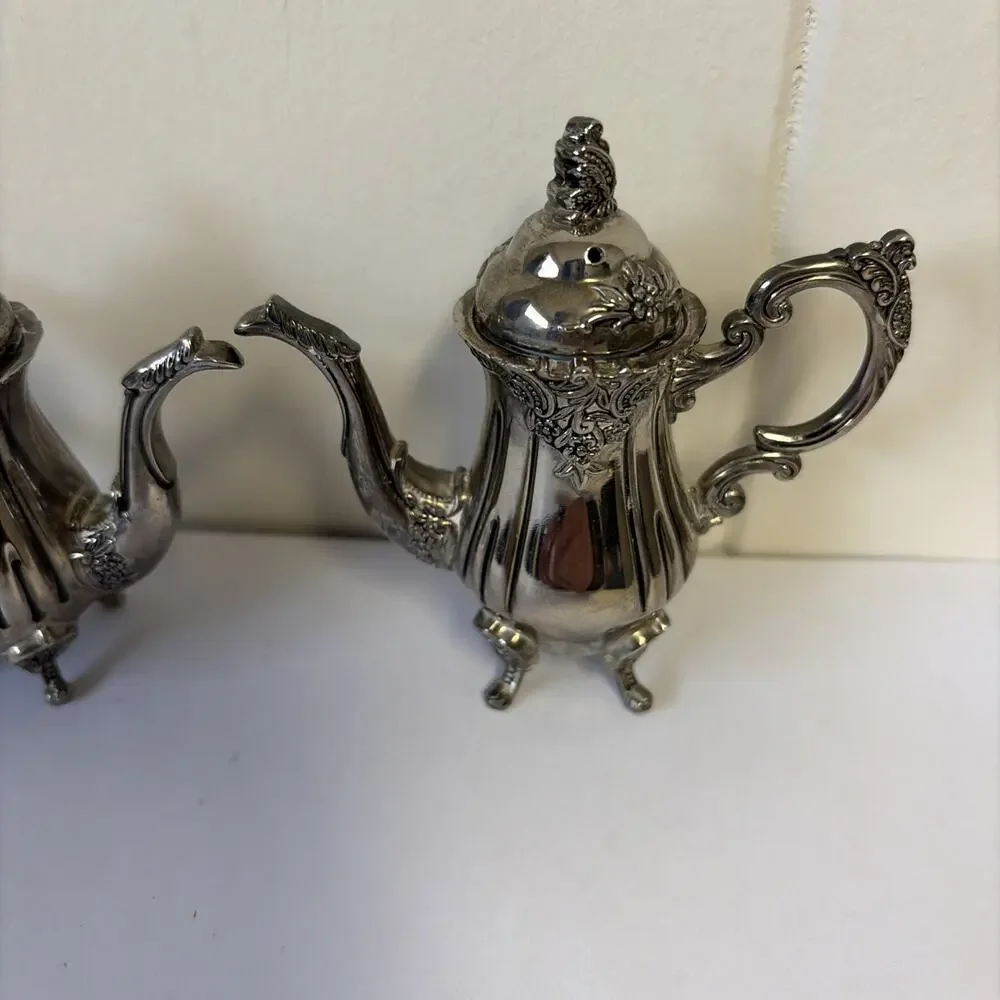 Vintage Godinger Miniature Tea Pot Silver Gallery Plated Salt & Pepper Shakers - Picture 3 of 10